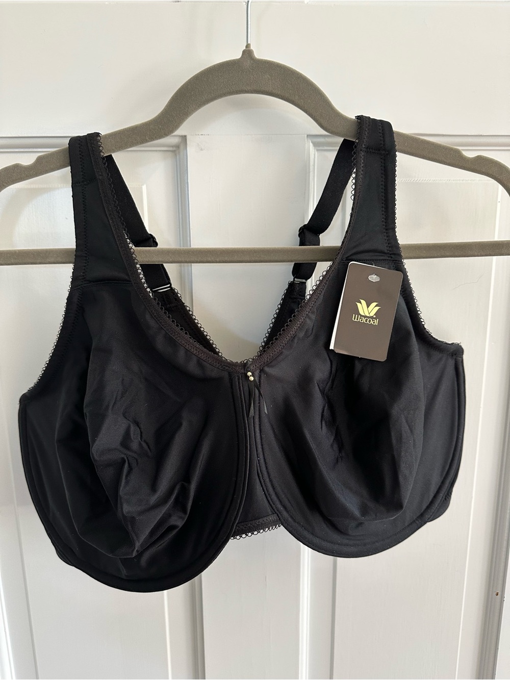 Wacoal Black Minimizing Underwire Bra with Adjustable Straps
